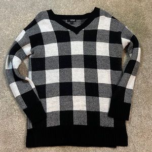 V-neck Buffalo Check Sweater